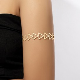 Punk Estilo Simple Triángulo Aleación Enchapado Ahuecar Chapado En Oro Mujeres pulsera de brazo