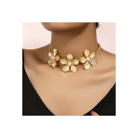 Estilo Simple Flor Chapado En Oro Aleación Venta Al Por Mayor Collar Colgante