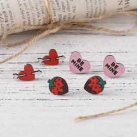 Retro Letra Forma De Corazón Fresa Madera Pendientes